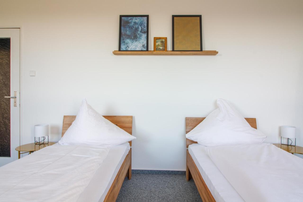 Room 1 / Room 2 Карлсруе Екстер'єр фото